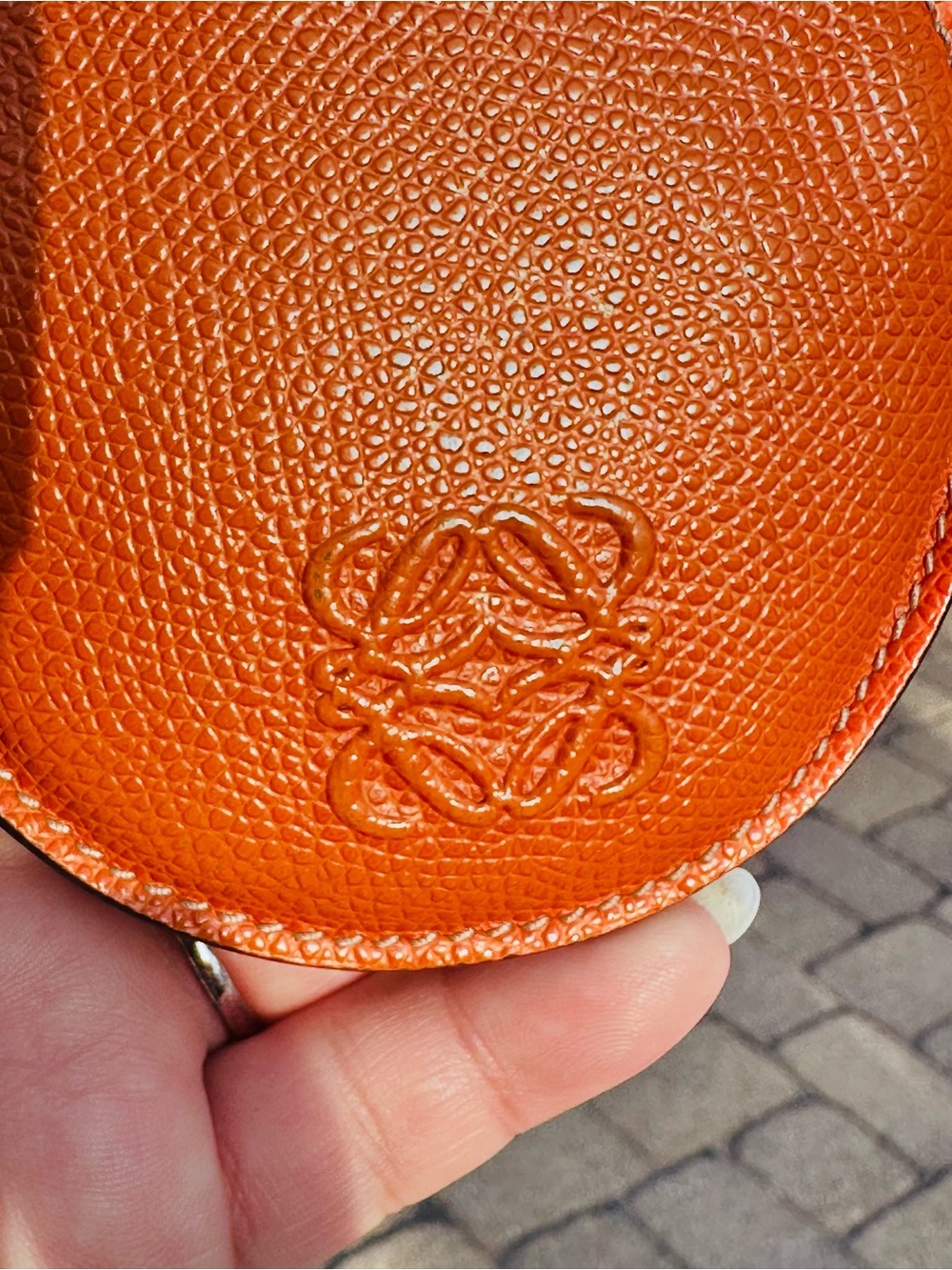 ❌SOLD❌Loewe Round Anagrama Leather Coin Purse In Orange - Picture 7 of 9